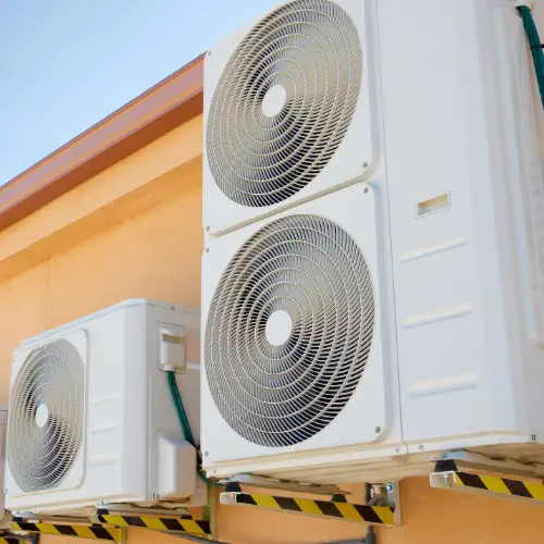 Външни тела на инверторни климатици за отопление на жилищна сграда