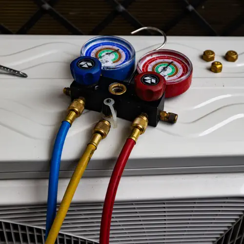 Проверка на налягането на фреона с манометри при климатик